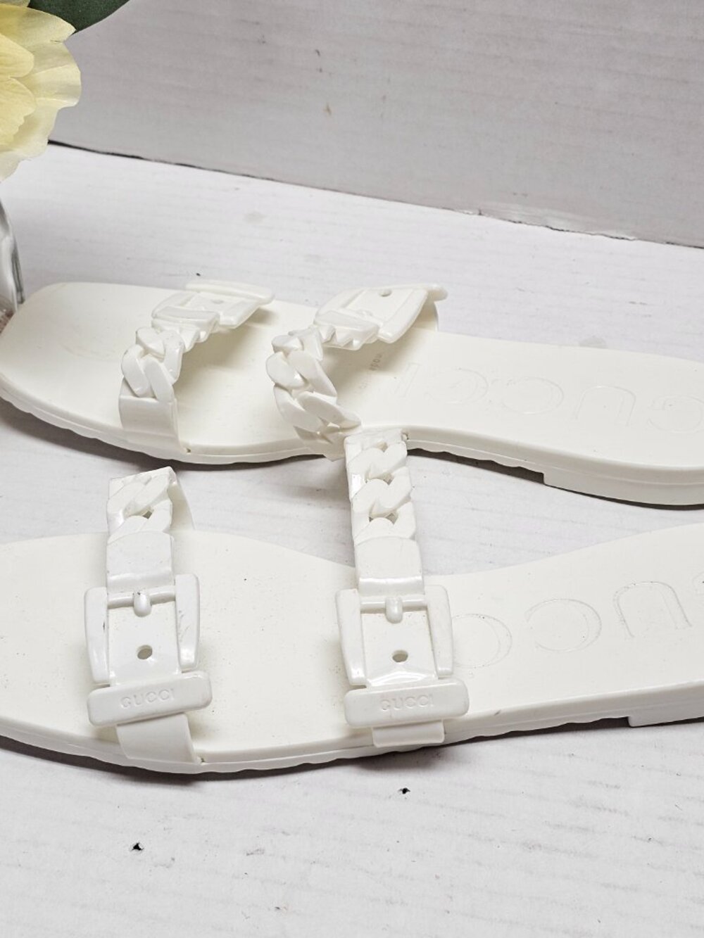 Gucci Slide Slip On White Sandals Buckle Chain Link design Made in Italy 39 - Picture 3 of 16